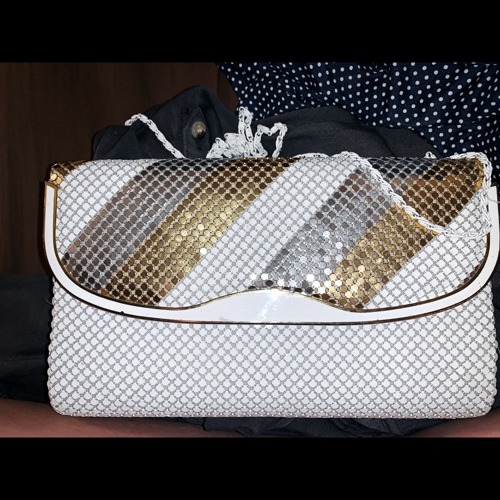 Prom purse asking 5.00 for it